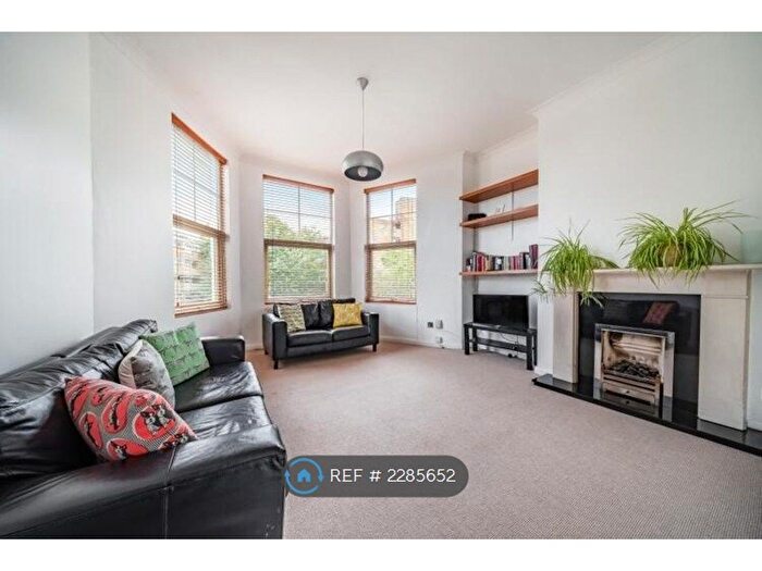 2 Bedroom Flat To Rent In Hornsey Rise, London, N19