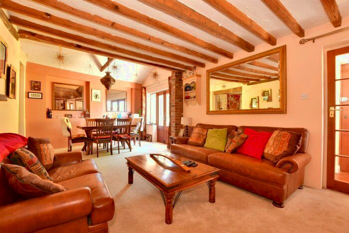 3 Bedroom Character Property For Sale In The Street, Ulcombe, Maidstone, Kent, ME17