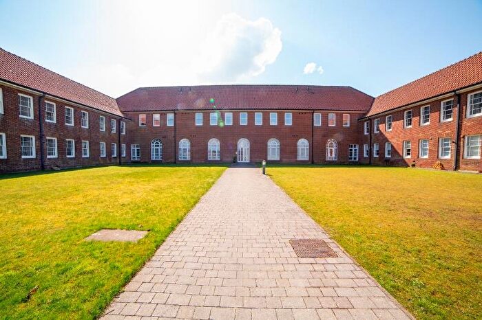 2 Bedroom Flat To Rent In Robertson Drive, Lanark, ML11