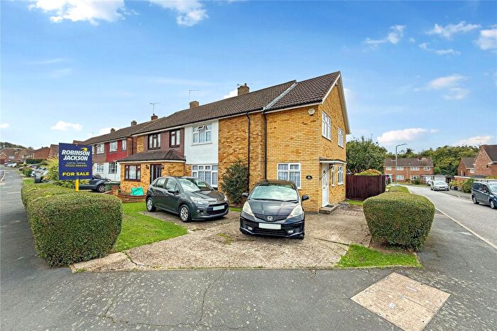 4 Bedroom Semi-Detached House For Sale In Salisbury Avenue, Swanley, Kent, BR8