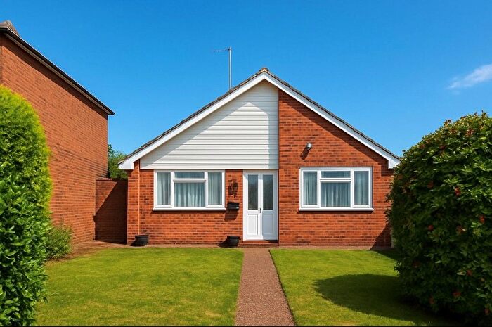3 Bedroom Bungalow For Sale In Thirlmere Close, Frindsbury Rochester, Kent, ME2