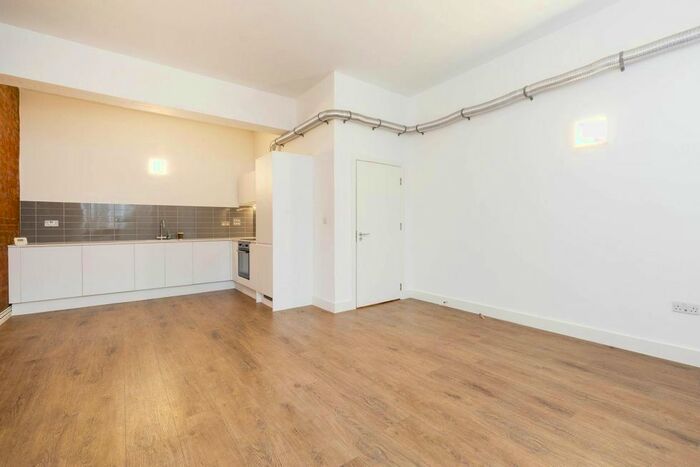 1 Bedroom Flat To Rent In Kingsland Road, London, E8