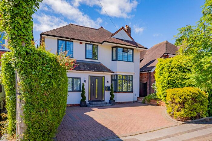 4 Bedroom Detached House For Sale In Pinfold Road, Solihull, West Midlands, B91