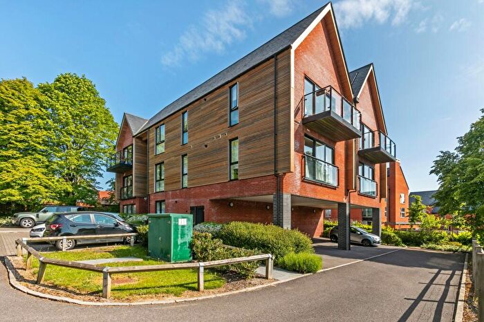 2 Bedroom Apartment For Sale In Andover Road, Winchester, SO22