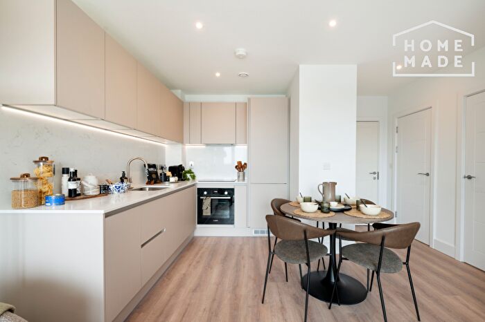 2 Bedroom Apartment To Rent In Refinery Square, Stoke Gardens, SL1