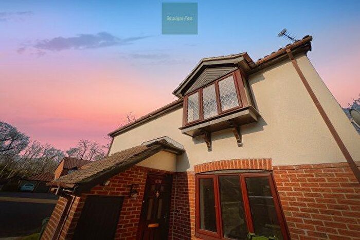 2 Bedroom Flat To Rent In Shepherds Chase, Bagshot, GU19