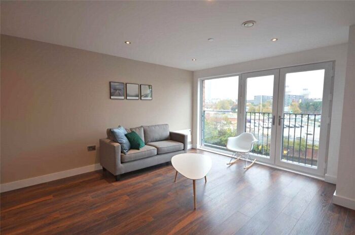 2 Bedroom Apartment To Rent In Wilburn Basin, Salford, Greater Manchester, M5