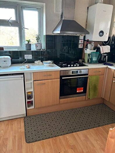2 Bedroom Flat To Rent In Gauntlet Court, Wembley, HA0