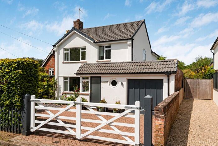 4 Bedroom Detached House For Sale In Stonards Brow, Shamley Green, GU5