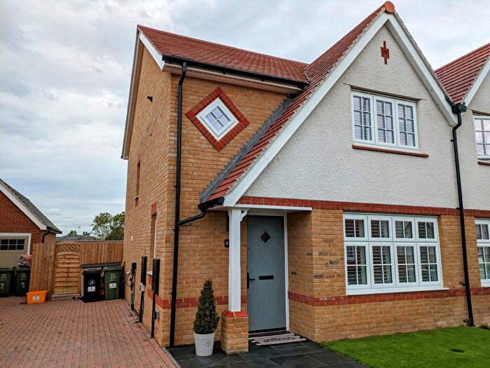 3 Bedroom Semi-Detached House For Sale In Dixon Link, Langdon Hills, Basildon, SS16