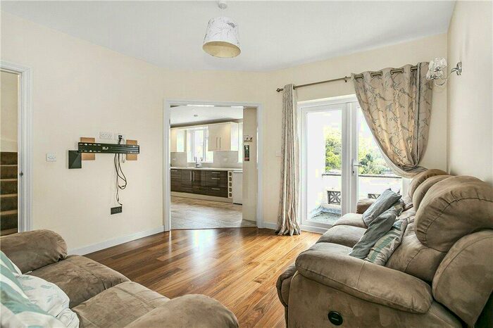 3 Bedroom Apartment To Rent In Summer Road, Thames Ditton, Surrey, KT7