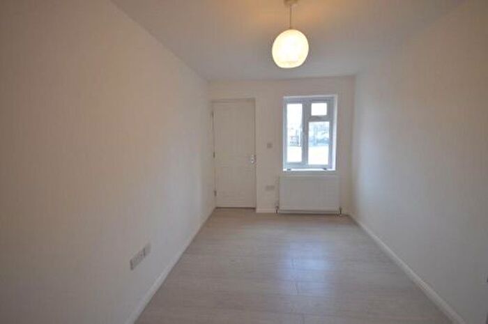 1 Bedroom Studio To Rent In Gresham Drive, Romford, RM6