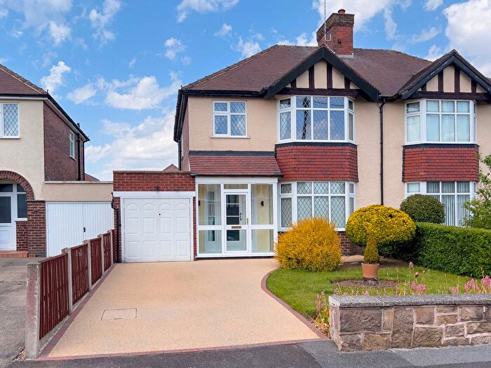 3 Bedroom Semi-Detached House For Sale In Columbia Avenue, Sutton In Ashfield, NG17
