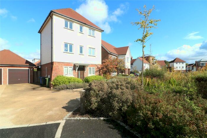 3 Bedroom Detached House To Rent In Bulrushes, Fleet, Hampshire, GU51