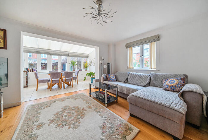 4 Bedroom End Of Terrace House For Sale In Goodworth Road, Redhill, Surrey, RH1