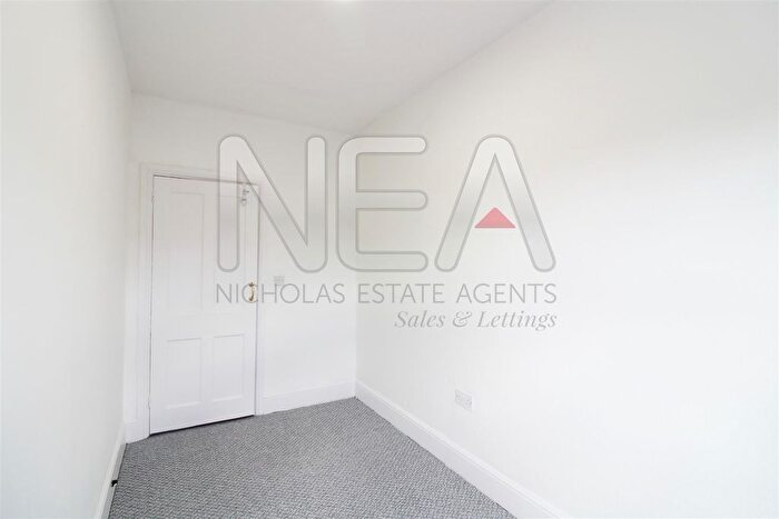 1 Bedroom Flat To Rent In Priory Avenue, Caversham, Reading, RG4
