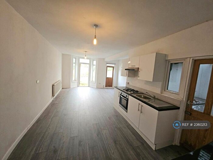 6 Bedroom Terraced House To Rent In Sidney Road, London, E7