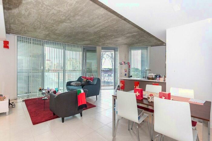 2 Bedroom Apartment To Rent In Hoola Building, East Tower, Tidal Basin Road, Royal Victoria Docks, E16