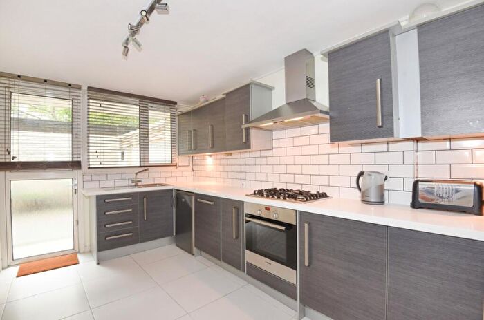 3 Bedroom Property To Rent In Finborough Road, Chelsea, London, SW10