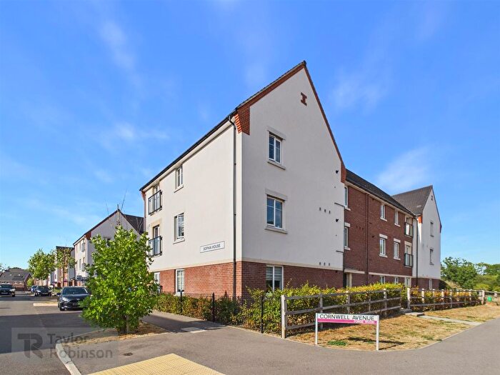 2 Bedroom Flat For Sale In Cornwell Avenue, Forgewood, Crawley, RH10