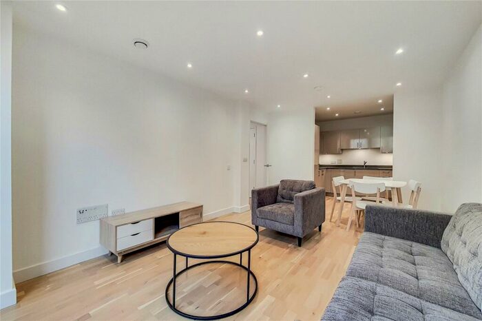 2 Bedroom Apartment To Rent In Burgess Springs, Chelmsford, CM1