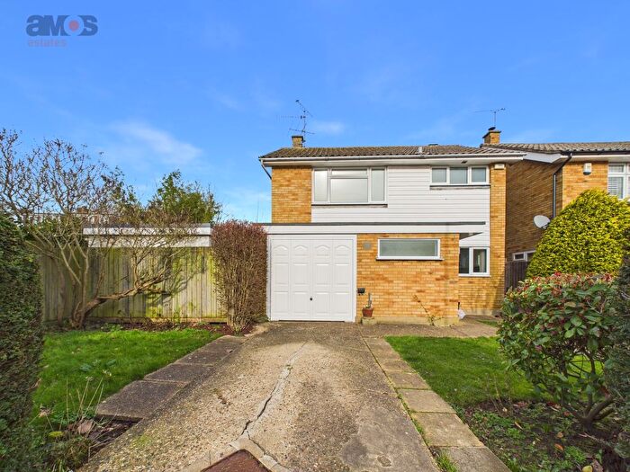 3 Bedroom Detached House For Sale In Shepherds Close, Hadleigh, Essex, SS7