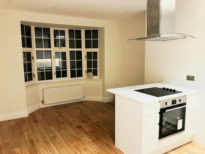 2 Bedroom Flat To Rent In Seymour Court, Chingford, E4