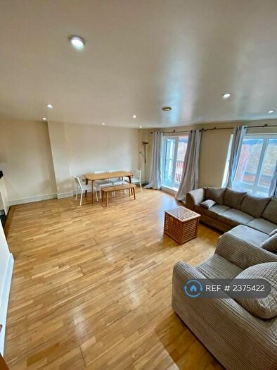 2 Bedroom Flat To Rent In Hare Marsh, London, E2