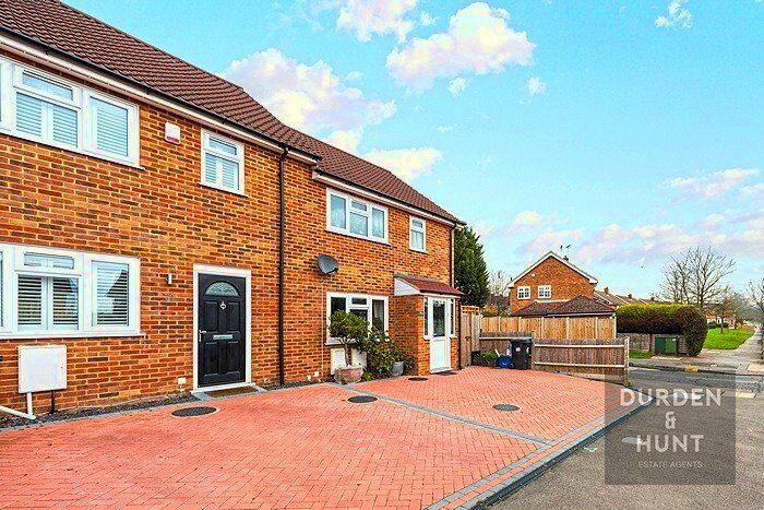 2 Bedroom Terraced House To Rent In Oakwood Hill, Loughton IG10