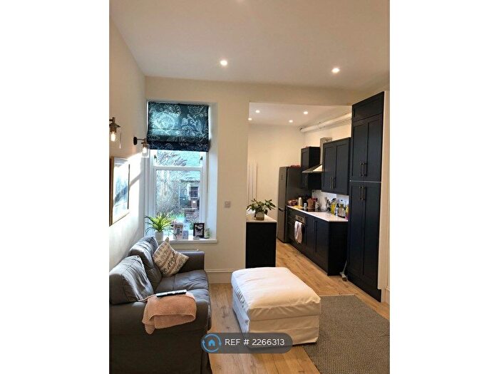 2 Bedroom Flat To Rent In Devonshire Road, Aberdeen, AB10