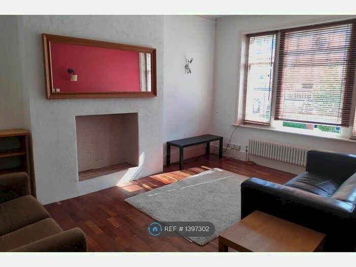 2 Bedroom Flat To Rent In Milton Avenue, London, N6