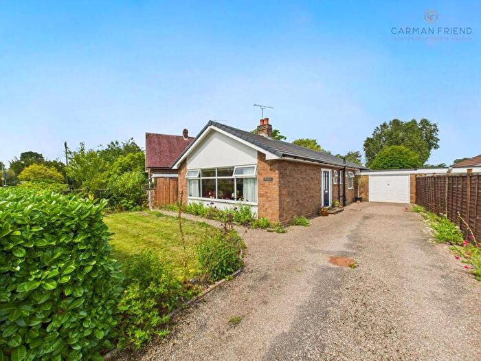 2 Bedroom Detached Bungalow For Sale In Upton Lane, Upton, CH2