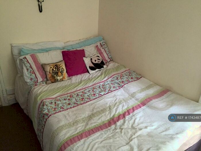 Studio To Rent In Holmdale Road, London, NW6