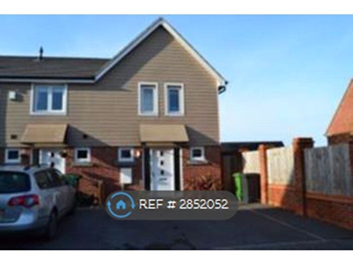 3 Bedroom Semi Detached House To Rent In Appleton Drive, Basingstoke, RG24