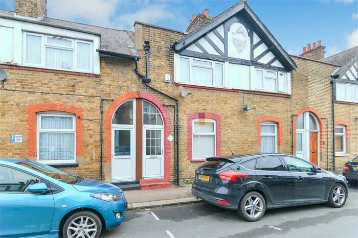 3 Bedroom Terraced House To Rent In Swanfield Road, Waltham Cross, EN8