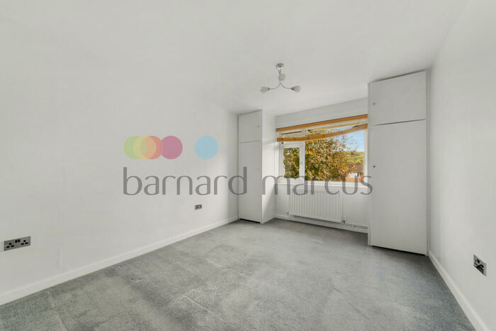 2 Bedroom Flat To Rent In Oakdene Road, Orpington, BR5