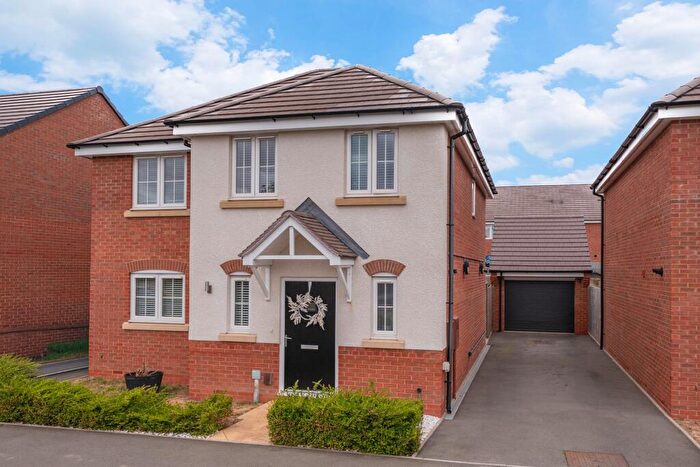 3 Bedroom Detached House For Sale In Sykes Road, Hampton Magna, CV35