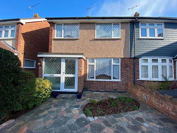 3 Bedroom Semi-Detached House For Sale In Balstonia Drive, Corringham, Essex, SS17