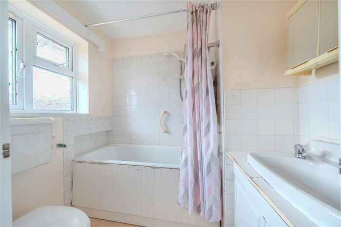 2 Bedroom Detached House For Sale In Yarde Close, Sidmouth, Devon, EX10