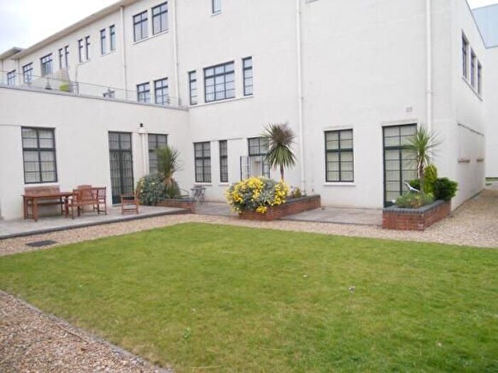 2 Bedroom Flat To Rent In The Courtlands, Sully, Penarth, CF64