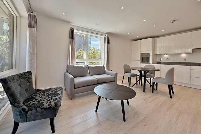 2 Bedroom Flat To Rent In Abbotsford Court, Lakeside Drive, Park Royal, NW10