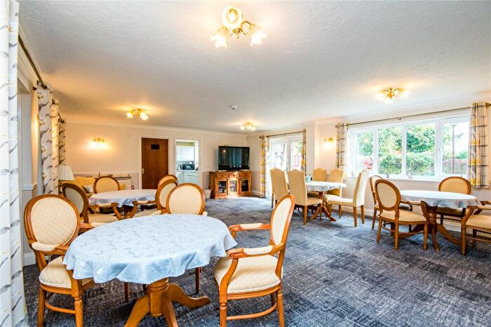 1 Bedroom Apartment For Sale In High Street, Great Wakering, Southend-on-Sea, Essex, SS3