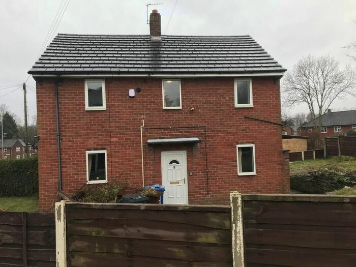 3 Bedroom Semi-Detached House To Rent In Topping Fold Road, Bury, BL9