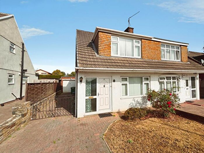 3 Bedroom Semi-Detached House For Sale In Oakwood Avenue, Penylan, Cardiff, CF23