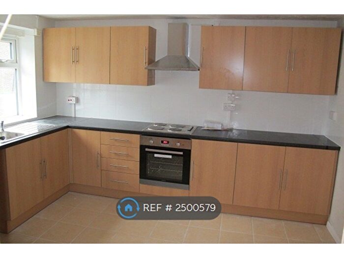 3 Bedroom Flat To Rent In Church Road, London, NW10