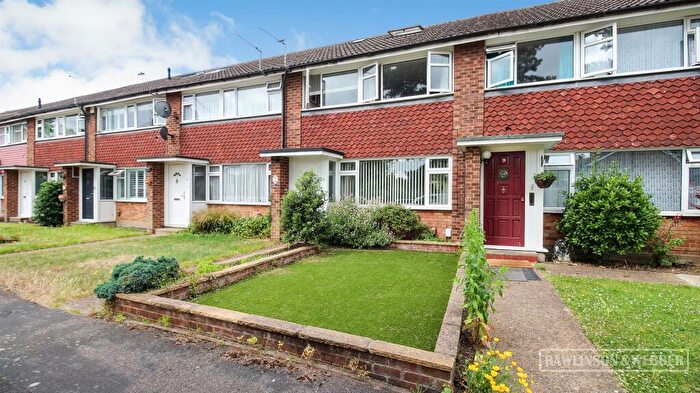 4 Bedroom Terraced House To Rent In Monaveen Gardens, West Molesey, KT8