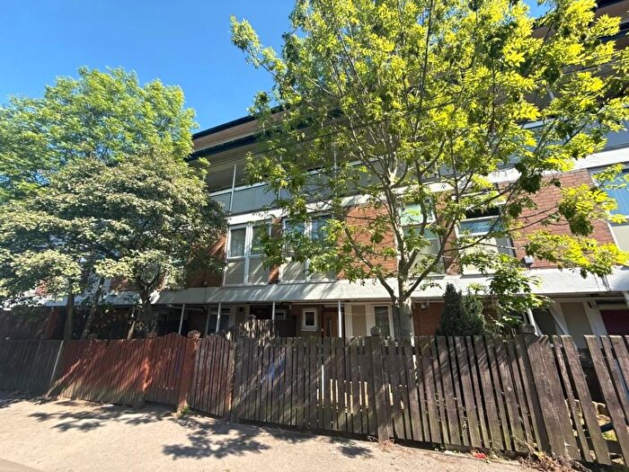 3 Bedroom Maisonette To Rent In Brunswick Road, Sheffield, S3