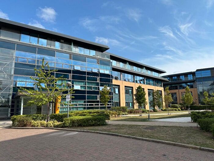 2 Bedroom Flat For Sale In Wokingham Road, Bracknell, Berkshire, RG42