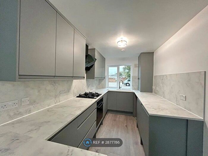 1 Bedroom Flat To Rent In Jarretts Court, Sittingbourne, ME10