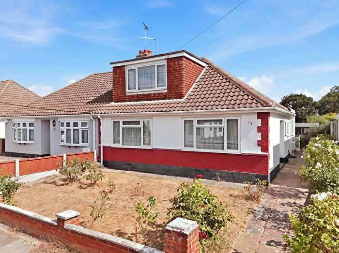 4 Bedroom Chalet For Sale In Gravel Road, Leigh-On-Sea, SS9